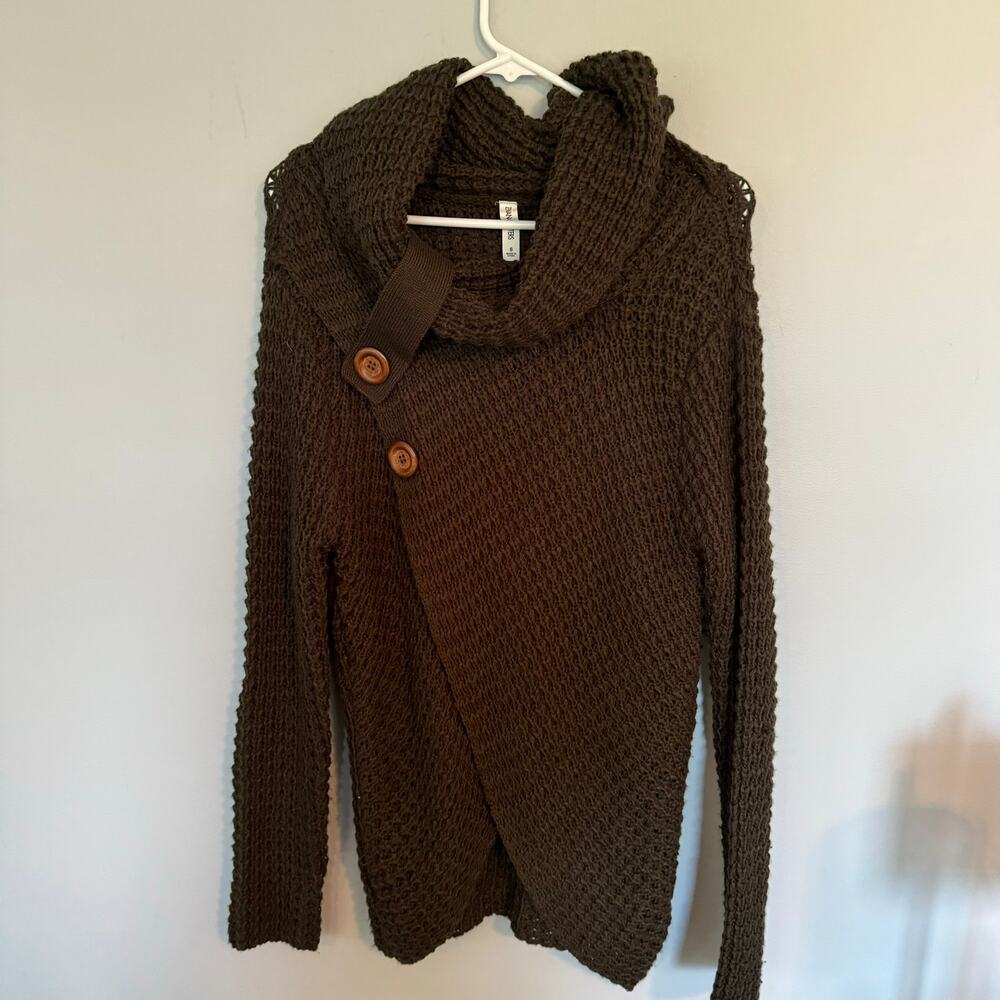 Zenana Outfitters Button Front Chunky Knit Crossover Sweater Size Small